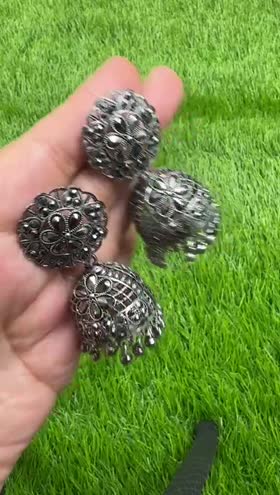 Rs 750 Jhumki Set Rs 750 Jhumki Set